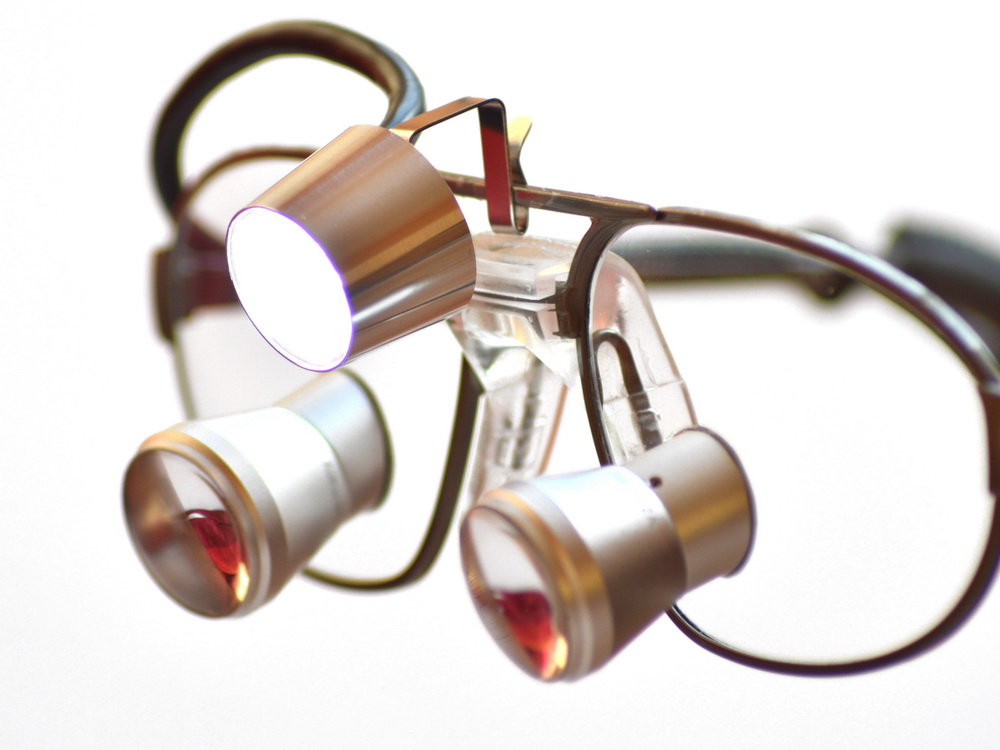 PowerLight lite with different clips Eigene TTL-Lupenbrille mit PowerLight lite Personal