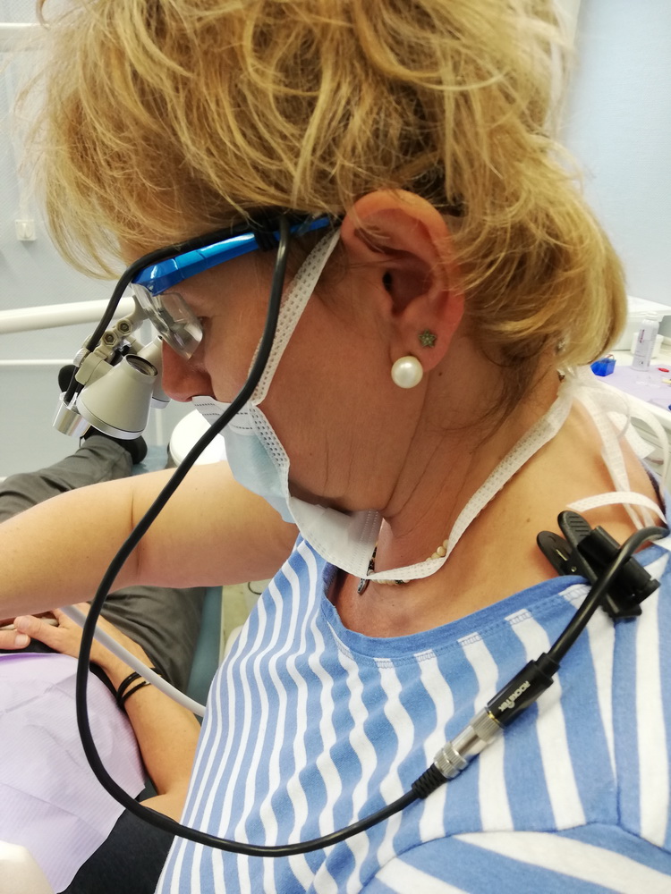 Kabelkupplung der PowerLight am Patienten